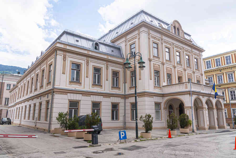 Bosnia y Herzegovina - Sarajevo 35 - Casa de las Fuerzas Armadas